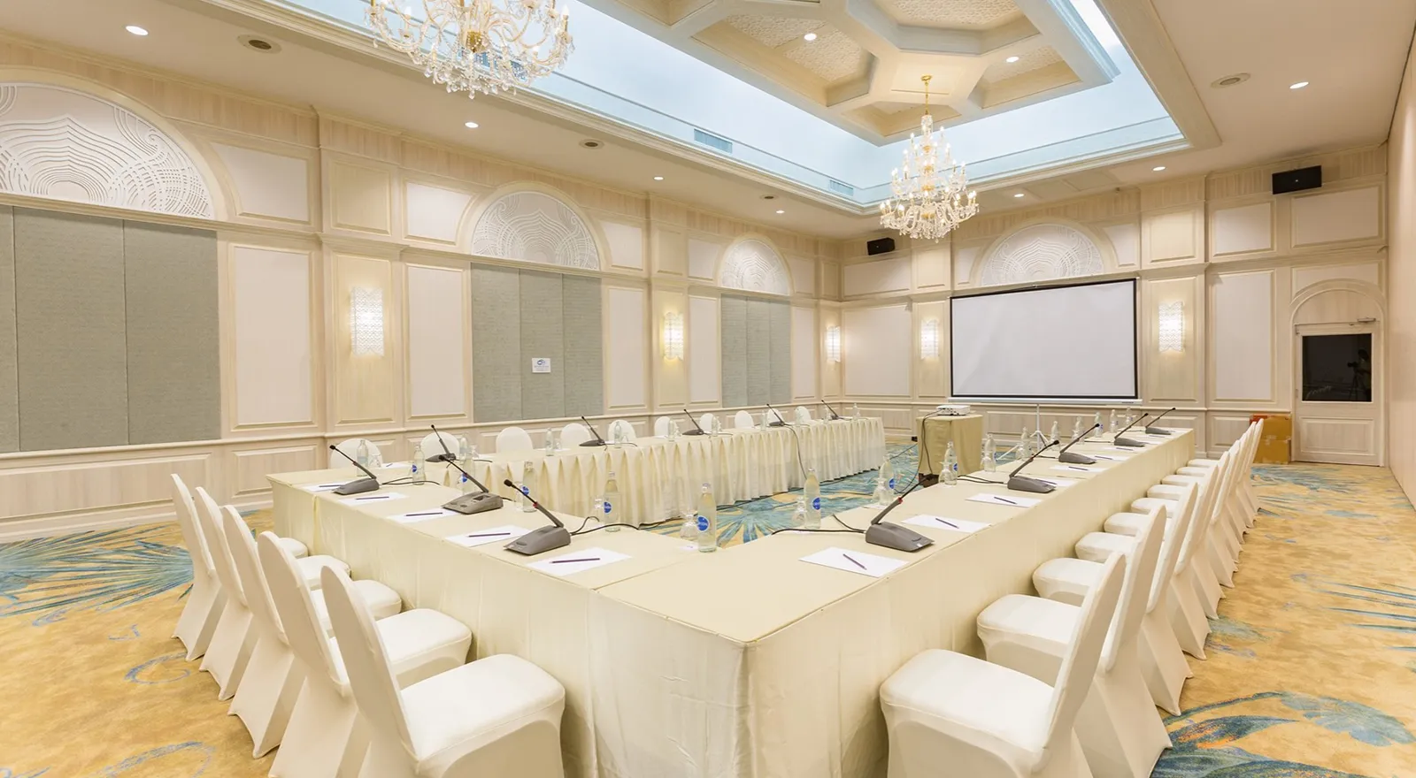 mainslide-meeting-event-kanda-c-2