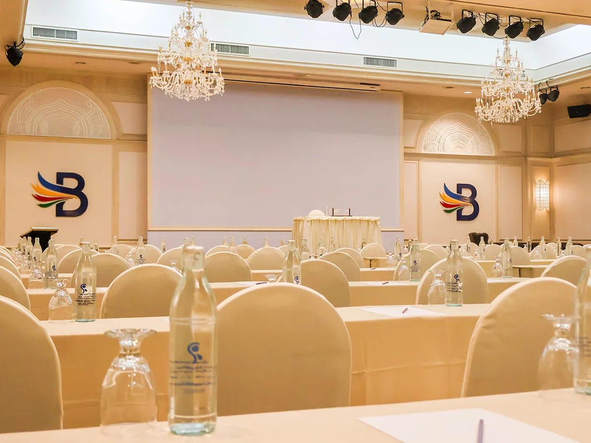 slide-meeting-event-kanda-hall-2
